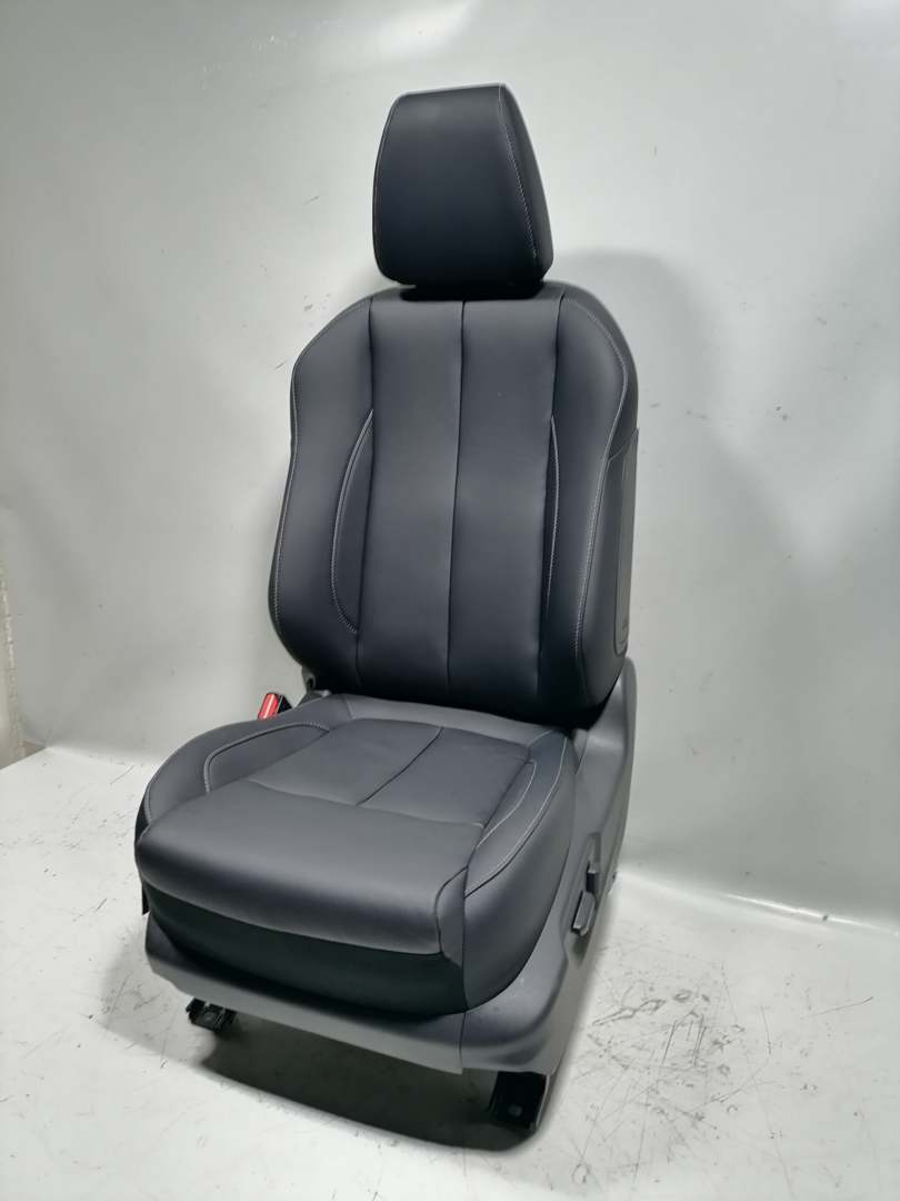 Mitsubishi Eclipse Cross GL3W original Ledersitz vorn links Fahrersitz elektrisch Bj.2023